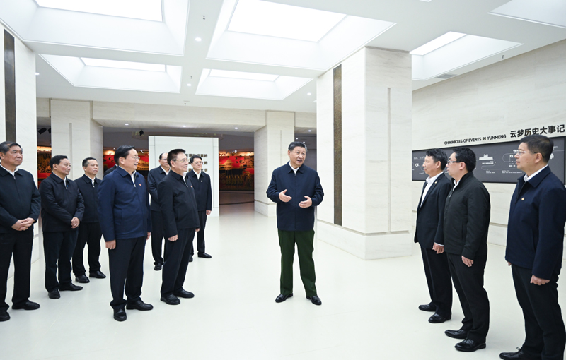 11月4日至6日,中共中央总书记、国家主席、中央军委主席习近平在湖北考察。这是4日下午,习近平在孝感市云梦县博物馆考察。
